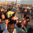 رأي عامل فلسطيني بعد الحرب الدامية. اجرى المقابلة اساف اديب موسى، عامل فلسطيني من الضفة الغربية، يستيقظ يومياً في الساعة الثانية قبل الفجر ليجهز الزوادة ويتوجه نحو الحاجز في طريقه...